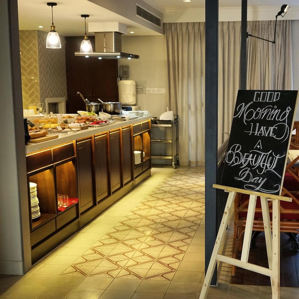 Maison De Camille Boutique Hotel Хошимин Экстерьер фото